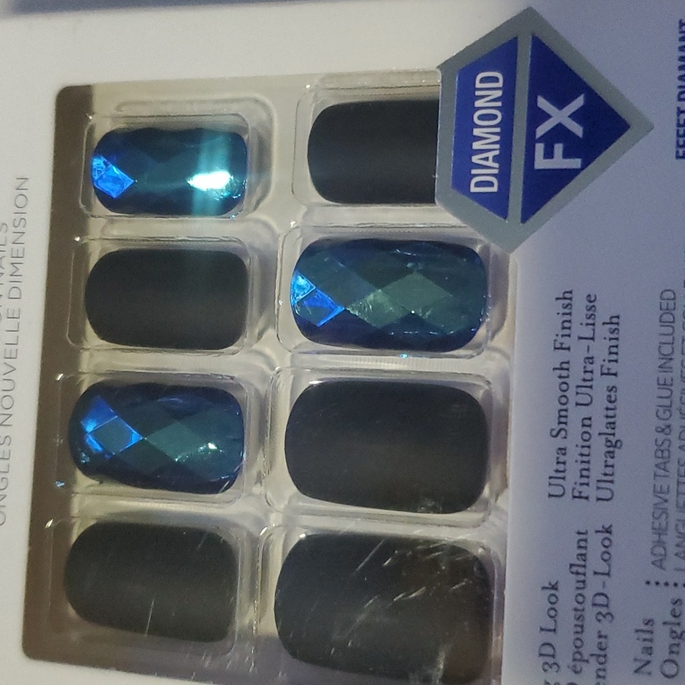 Nails - Picture 5 of 10